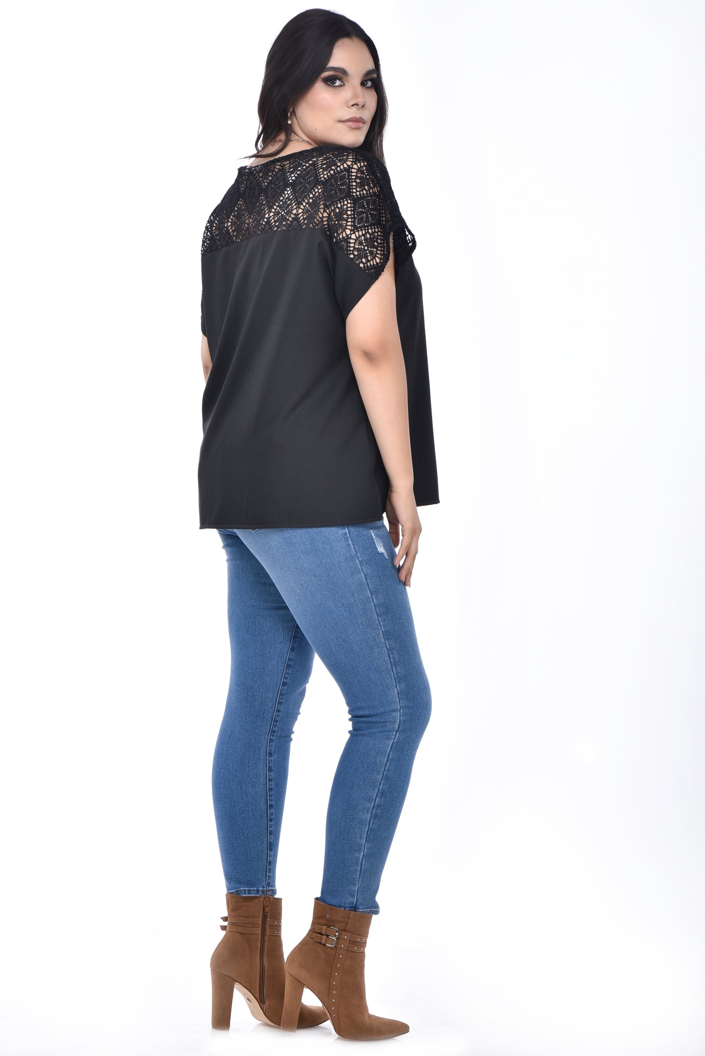 Blusa con detalle de crochet